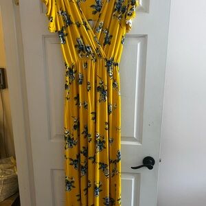 Loveappella Floral Yellow Maxi Dress
